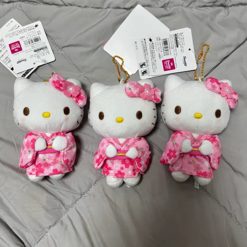 [BUNJANG] Hello Kitty Pink Kimono Mascot Doll Keychain / 헬로키티 핑크 기모노 마스코트 인형 키링