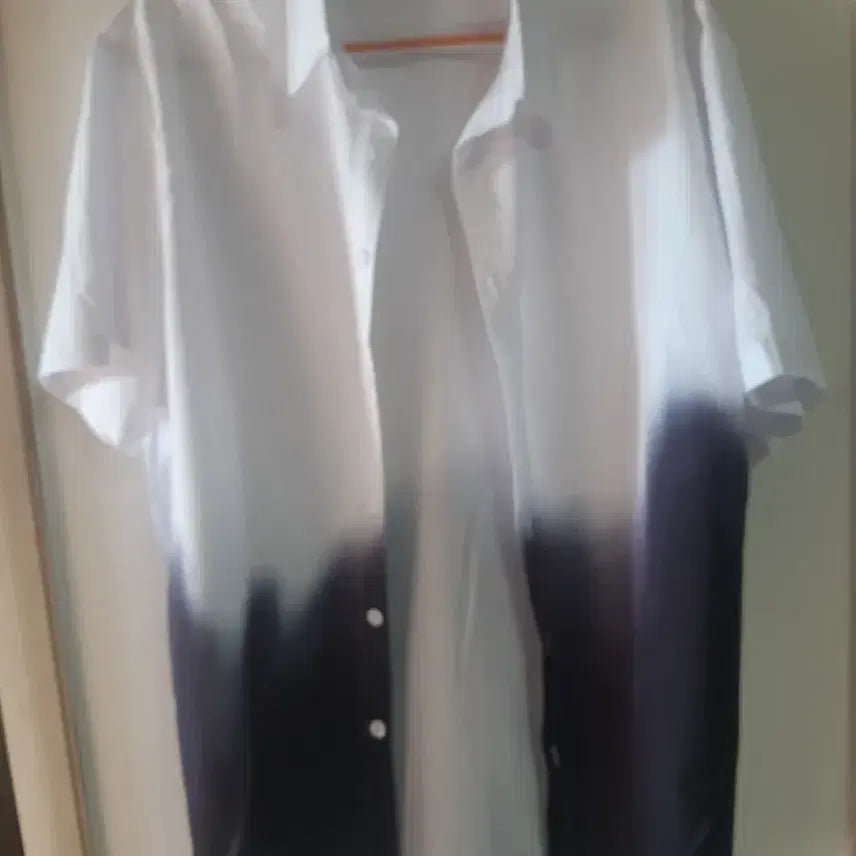 [BUNJANG] Men's Two-Tone Tie-Dye Shirt / 남자 셔츠 흰색/검정색 투톤 타이 다이