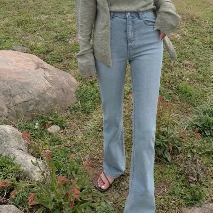 [BUNJANG] Mocobling Light Wash High-Waist Slim Bootcut Stretch Long Denim Jeans (Size S) / 모코블링 연청 하이웨스트 슬림 부츠컷 스판 롱데님 s 롱기장