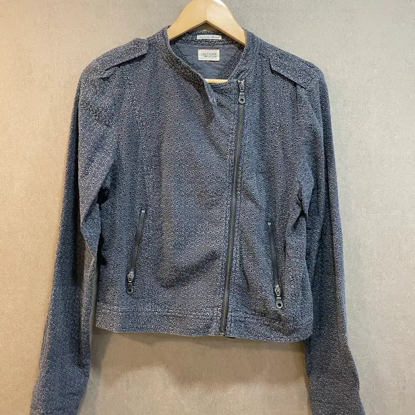 [BUNJANG] Tommy Hilfiger Perforated Women's Jacket M (90-95) / 타미힐피거 펀칭 여성 자켓 M(90-95)