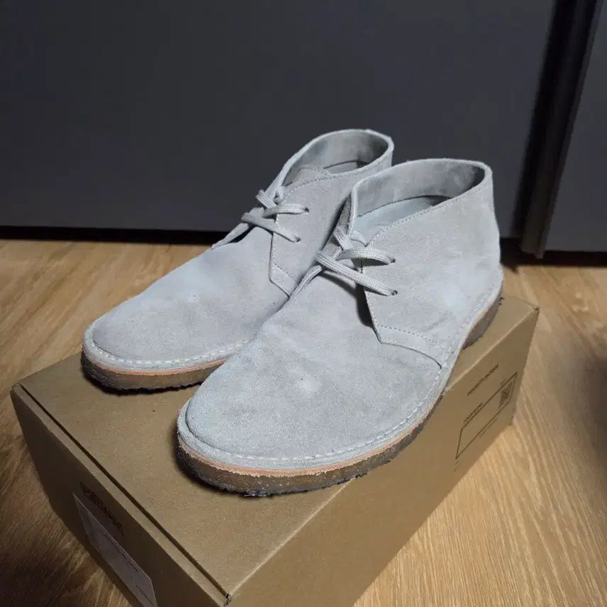 [BUNJANG] Gradus Bluecher 10 Suede Desert Boots Milk/Desert 41 (260) / [41(260)] 그라더스 블루처 10 스웨이드 밀크 / 데저트부츠 처카