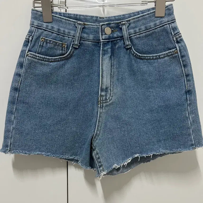 [BUNJANG] Mid-Wash High-Waist Cut-Off Mini Denim Shorts (Size S) / 중청 하이웨스트 미니 숏팬츠 커팅 반바지 청바지 핫팬츠 s