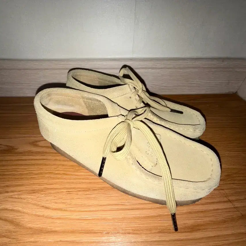 [BUNJANG] Clarks Wallabee Women's Shoes 235mm / 클락스 왈라비 235 w 26155545