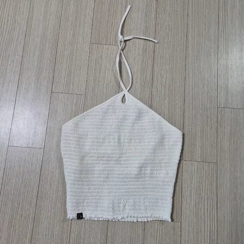 [BUNJANG] Oziz Smoking Keyhole Halterneck Bralette - White, Size S / 오즈이즈 스모킹 키홀 홀터넥 브라탑 S
