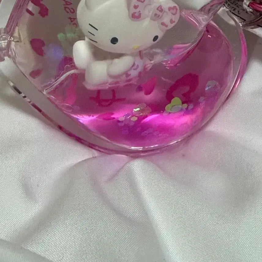 [BUNJANG] Hello Kitty Heart Keychain / 키티 키링