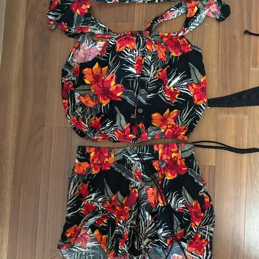 [BUNJANG] Floral Print Layered Swimwear Set with Tassel Detail / 스윔웨어 수영복 레이어드 제품