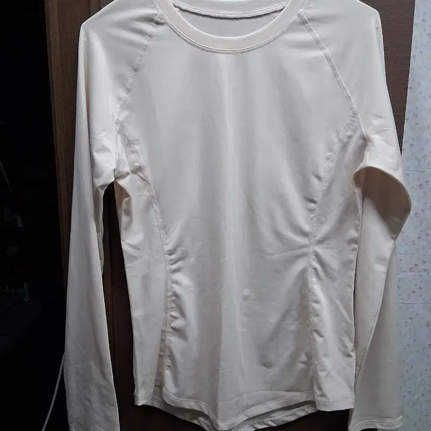[BUNJANG] Long Sleeve T-Shirt Beige (M) / 긴팔 티셔츠 베이지색(M)