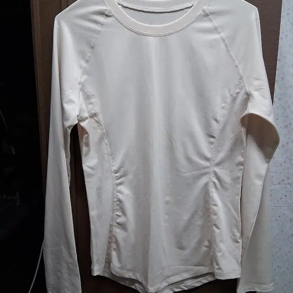 [BUNJANG] Long Sleeve T-Shirt Beige (M) / 긴팔 티셔츠 베이지색(M)