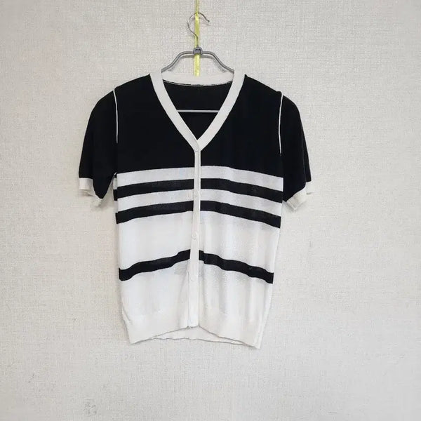 [BUNJANG] Striped V-Neck Short-Sleeve Cardigan Knit T-Shirt / 스트라이프 브이넥 반팔 가디건모양 니트티