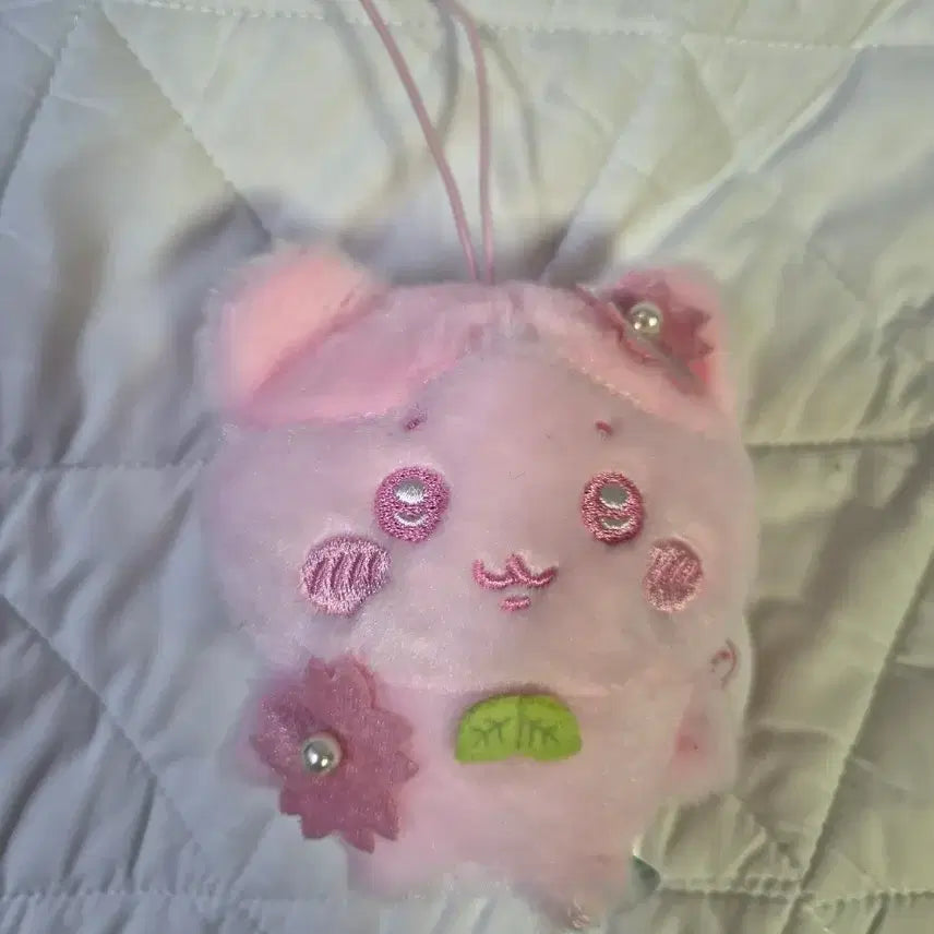 [BUNJANG] Cheekawa Cherry Blossom Edition Hachiware Charm / 먼작귀 치이카와 벚꽃 사쿠라 에디션 하치와레 키링 새상품