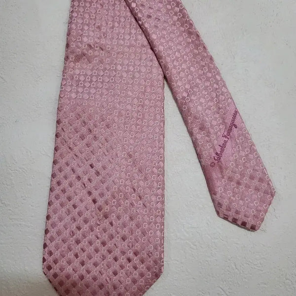 [BUNJANG] Vintage Salvatore Ferragamo Pink Pattern Necktie Scarf / 빈티지 페라가모 넥타이 스카프 핑크 패턴