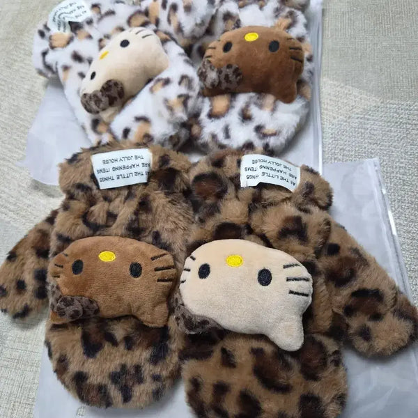 [BUNJANG] Hello Kitty Leopard Fur Gloves / 헬로 키티 레오파드 털장갑(새상품)