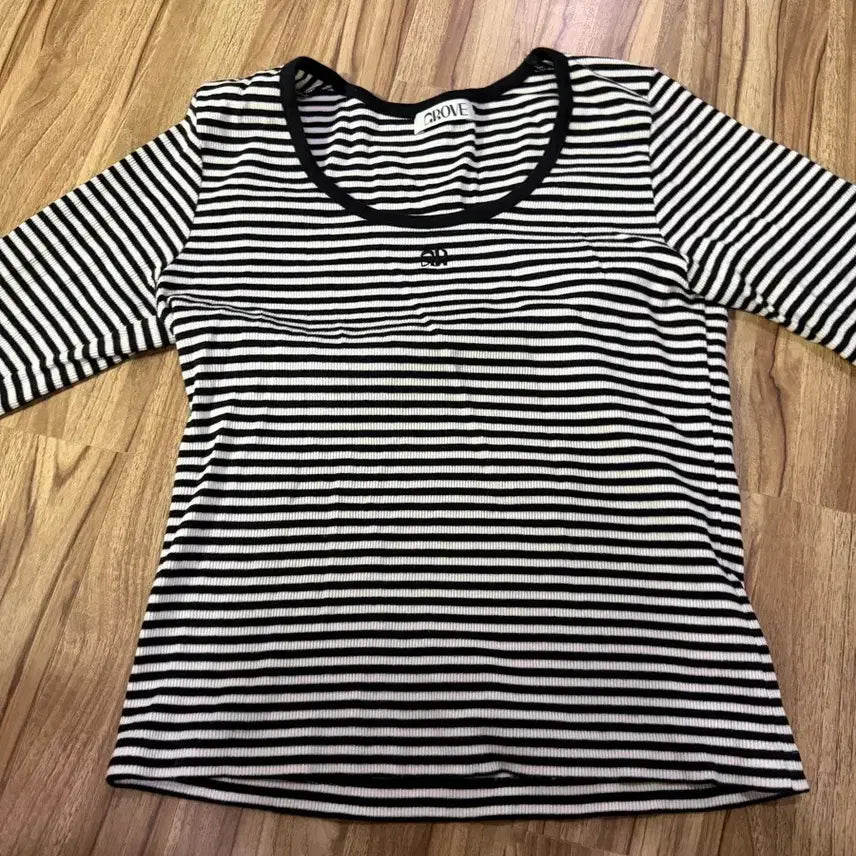 [BUNJANG] Grovestore Striped Long Sleeve T-Shirt / 그로브스토어 긴팔 티셔츠