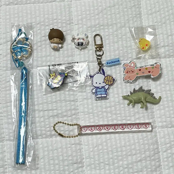 [BUNJANG] Sanrio Pochacco, Kiki & Lala, Dinosaur Figure, Rabbit Hairpin Gachapon Bundle / 산리오 포차코 키링, 키키라라, 공룡 피규어, 토끼 머리핀 가챠
