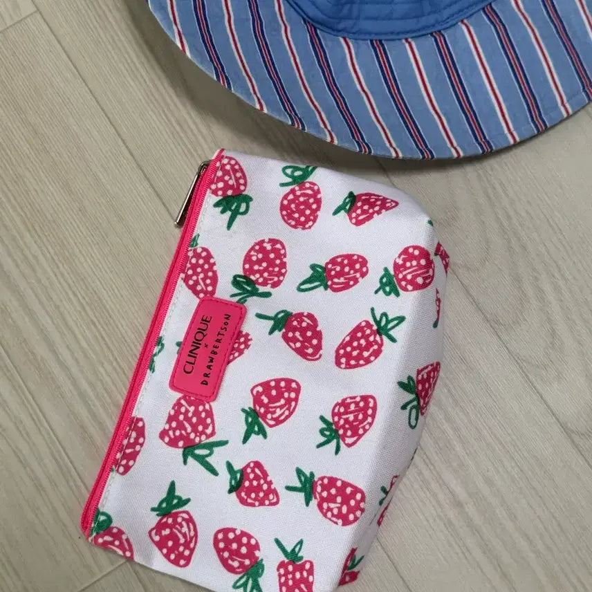 [BUNJANG] Clinique Pouch (New) / 크리니크 파우치 (새상품)
