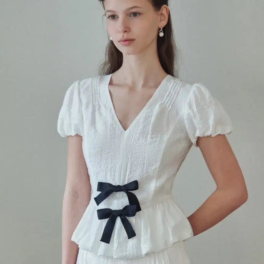 [BUNJANG] Bride And You LEYLA Peplum Ribbon Tie Blouse White Size 1 / 브라이드앤유 페플럼 리본블라우스 화이트 1사이즈