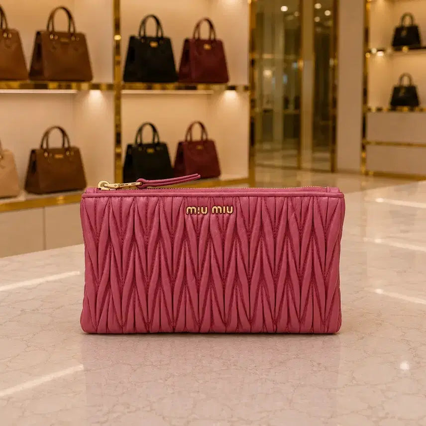 [BUNJANG] Miu Miu Matelassé Pouch / [A급] 미우미우 마틀라쎄 파우치 판매합니다!!!