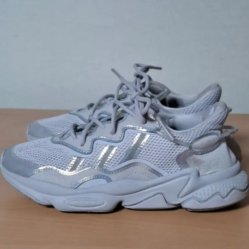 [BUNJANG] Adidas Ozweego Size 235-240 / 아디다스 넉넉한235-240 오즈위고