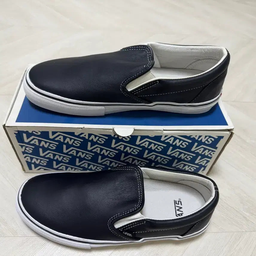 [BUNJANG] Vans Vault Leather Black Slip-On / 반스 볼트 레더 블랙 슬립온 데드스탁 265