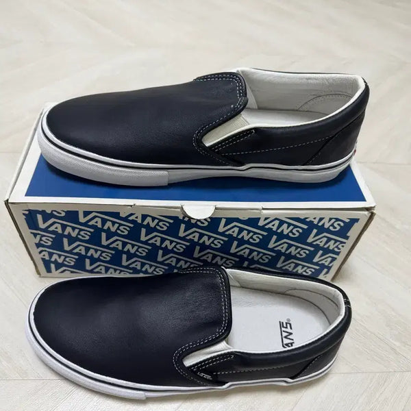 [BUNJANG] Vans Vault Leather Black Slip-On / 반스 볼트 레더 블랙 슬립온 데드스탁 265