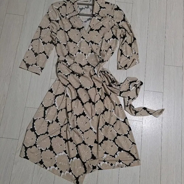 [BUNJANG] U&L Wrap Dress Beige Pattern / 랩 원피스 베이지 패턴 FREE