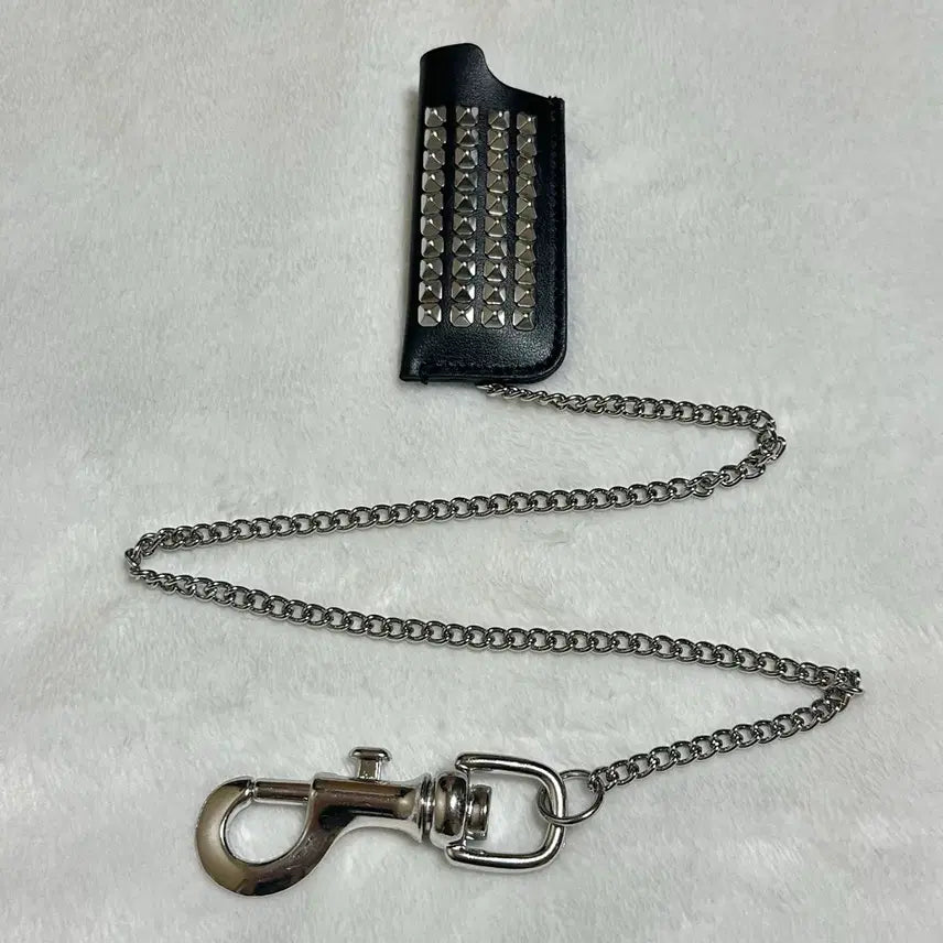 [BUNJANG] Supreme Studded Leather Lighter Holder Black / 슈프림 스터드 레더 라이터 홀더 블랙 - 26SS