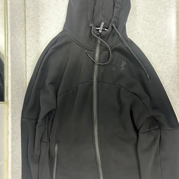 [BUNJANG] Under Armour Black Zip-Up Hoodie / 언더아머 후드집업 블랙