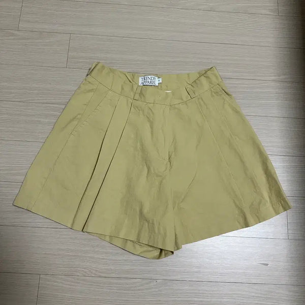 [BUNJANG] Trendier Apparel Pintuck Shorts M / 트렌디어패럴 핀턱 반바지 M