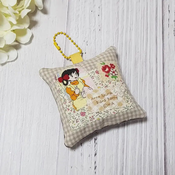 [BUNJANG] Handmade Anne of Green Gables Fabric Keyring Bag Charm (Beige) / {핸드메이드} 빨강머리앤 원단 키링 백참 (베이지)