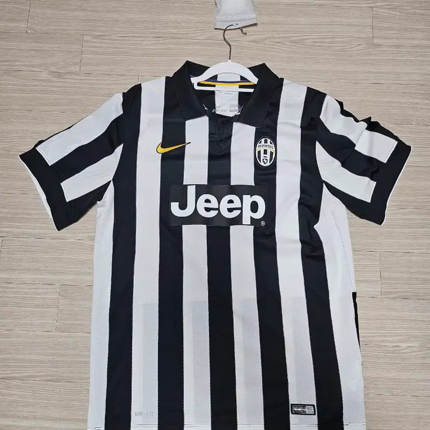 [BUNJANG] Juventus 2014-15 Morata Authentic XL Jersey / 유벤투스 14-15 xl 어센틱 모라타 마킹