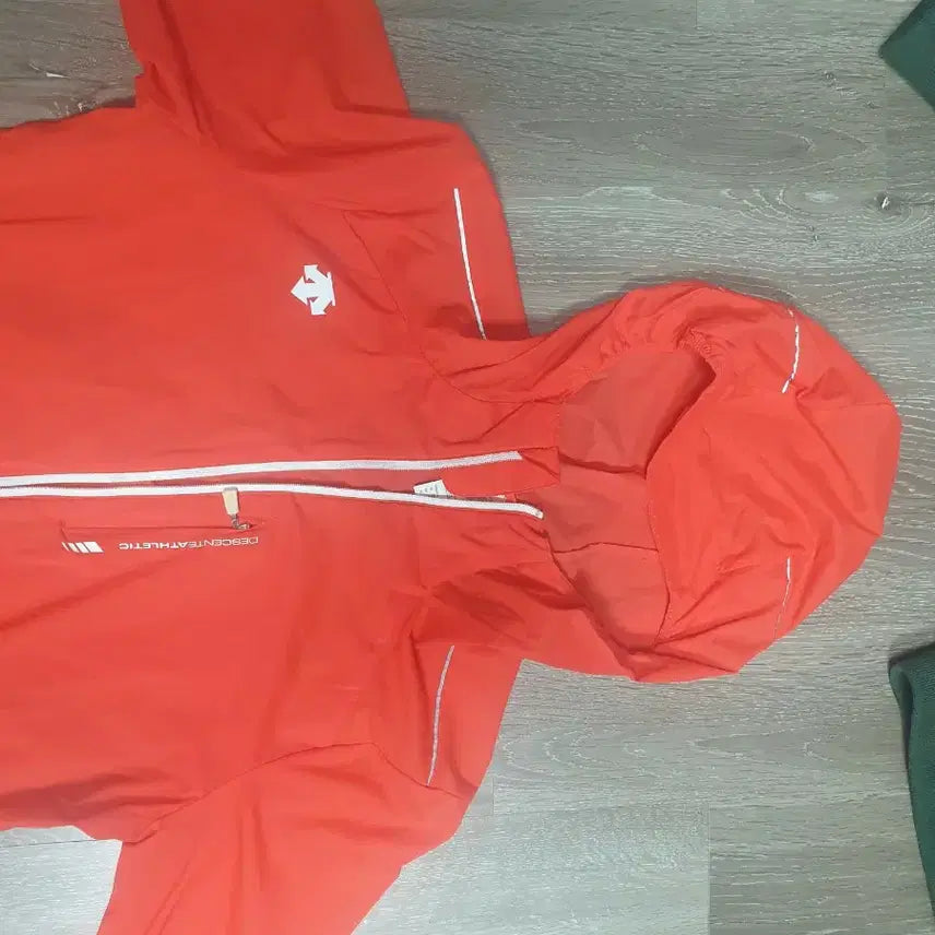 [BUNJANG] Descente Women's Lightweight Windbreaker Jacket Size 90 / 데상트 여성 경량 바람막이 90