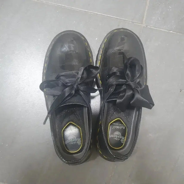 [BUNJANG] Dr. Martens Holly Patent Leather Boots UK 4 / 닥터마틴 홀리 페이턴트 uk4(유광 230mm)