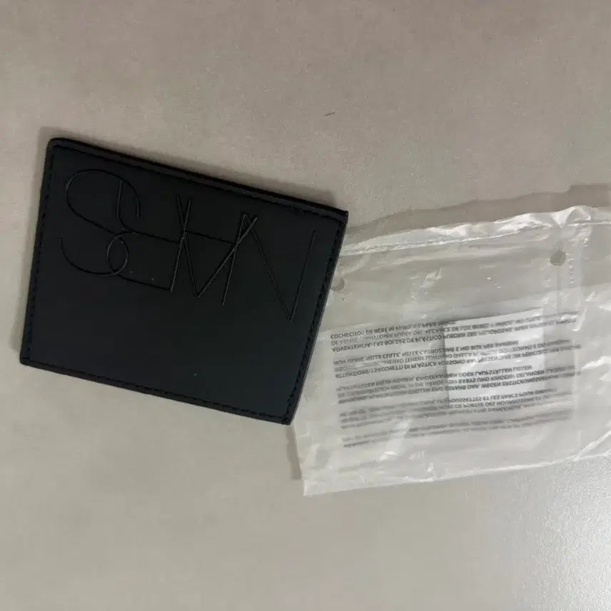 [BUNJANG] NARS Genuine Black Card Case (Sealed) / [미개봉새제품] 나스 정품 블랙 카드 케이스