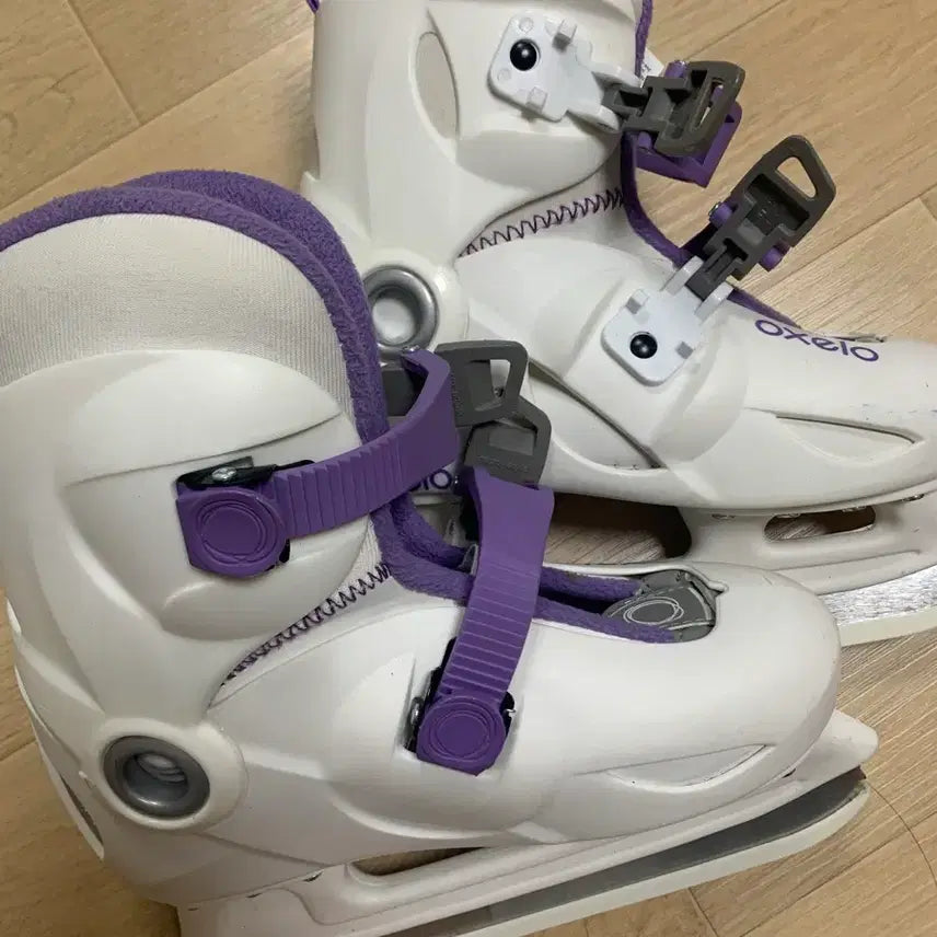 [BUNJANG] Adjustable Skates (Size 200-215) / 스케이트화(사이즈: 200~210)