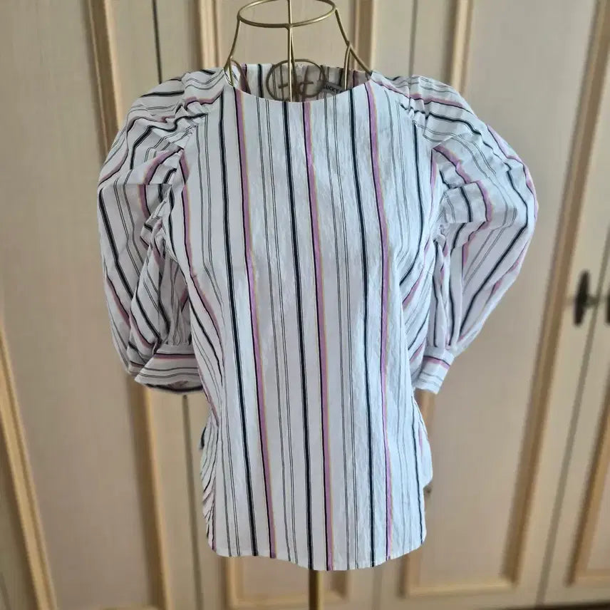 [BUNJANG] Lucky Chouette Stripe Puff Sleeve Blouse / 럭키슈에뜨 스트라이프 퍼프 소매 블라우스