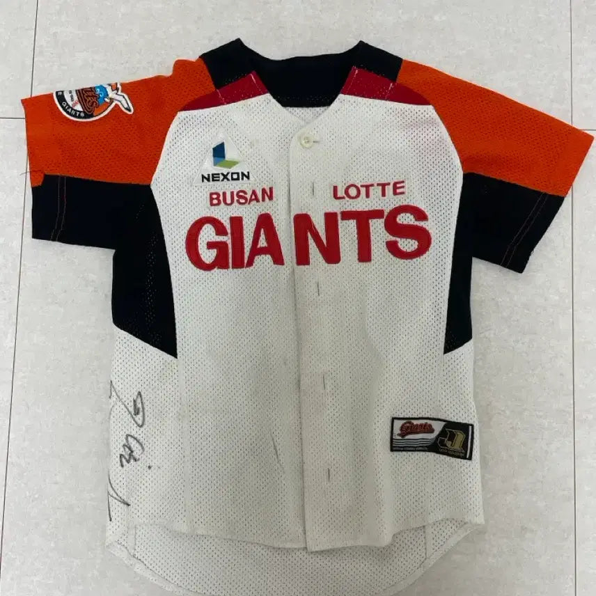 [BUNJANG] Lotte Giants Autographed Baseball Jersey / 롯데 자이언츠 싸인 유니폼