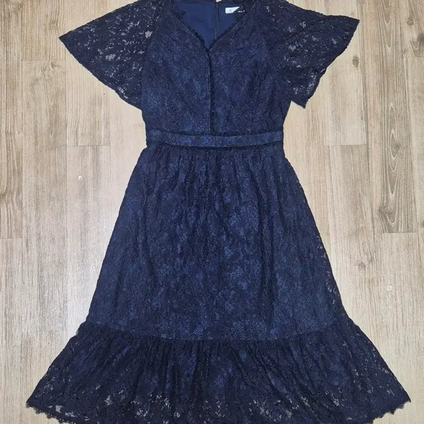 [BUNJANG] IT MICHAA Lace Padded Flare Dress / it MICHAA 잇미샤 레이스 피디드 플레어원피스