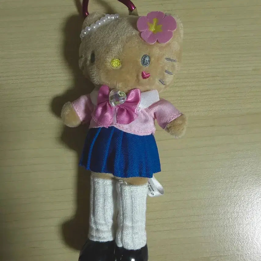 [BUNJANG] Sanrio D'Upkey School Uniform Kitty Keychain / 산리오 드업키 교복 키티 키링