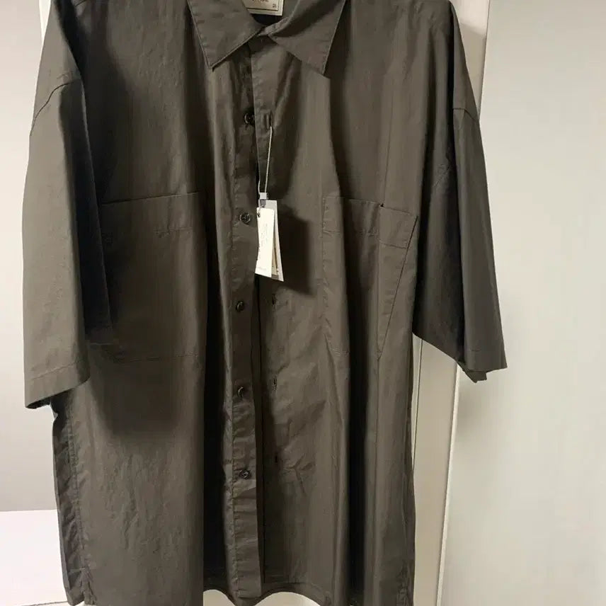[BUNJANG] Another Office SS24 Writer Shirt Mild Brown Size 01 / 24ss어나더 오피스 라이터셔츠 마일드 브라운 01사이즈 새상품 판매