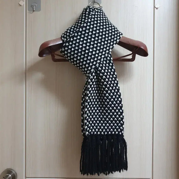[BUNJANG] The Answer Yves Saint Laurent G-Dragon Heart Muffler / 디앤써 입생로랑 지디 하트 (남여공용) 머플러