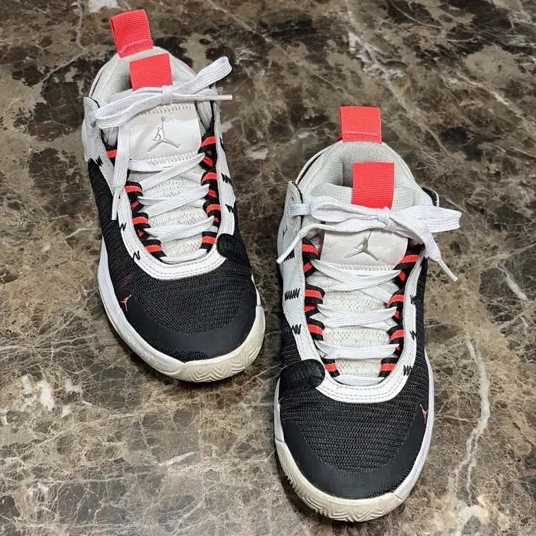 [BUNJANG] Nike Air Jordan Jumpman Platinum Tint Basketball Shoes (Size 230) / 나이키 에어 조던 점프맨 플래티넘 틴트 농구화 230 (정가 13만 원)