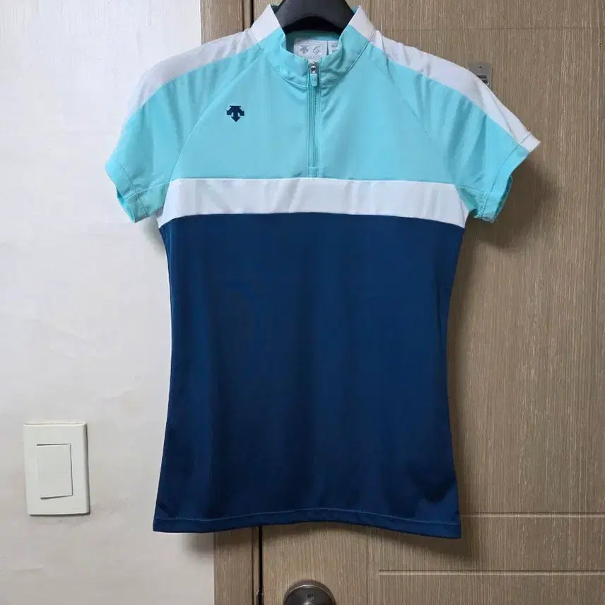 [BUNJANG] Descente Golf Women's Functional Short Sleeve Shirt Size 85 / 데상트 골프 여성 기능성 반팔 85