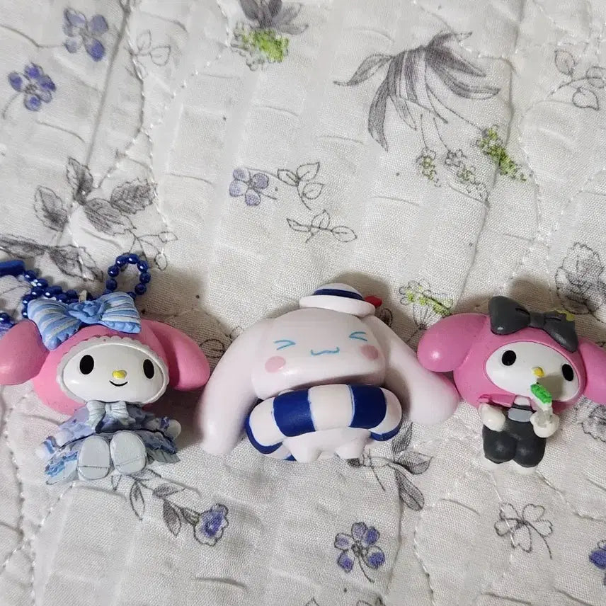 [BUNJANG] Sanrio Characters Set (My Melody, Cinnamoroll) Figurines / 산리오 피규어 팔아요~ (일괄판매)