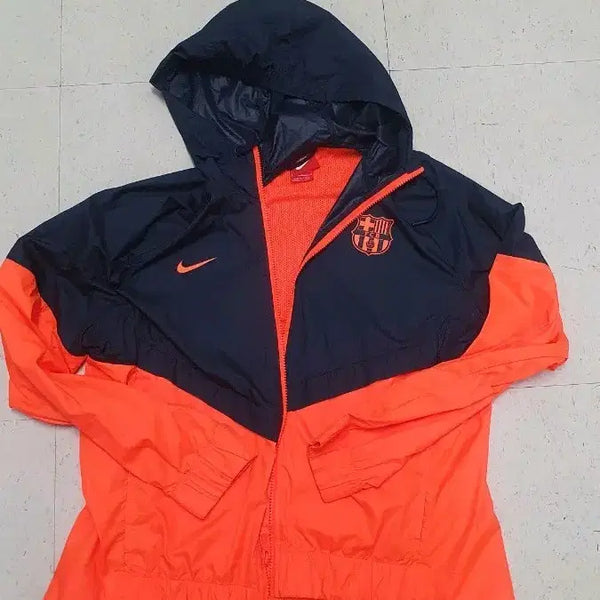 [BUNJANG] Nike Barcelona Windbreaker Jacket (L) / 나이키 바르셀로나 바람막이 L