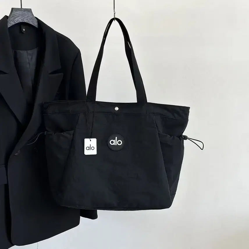 [BUNJANG] Alo Lightweight Logo Shoulder Bag / alo 알로 인기 경량 로고 숄더백