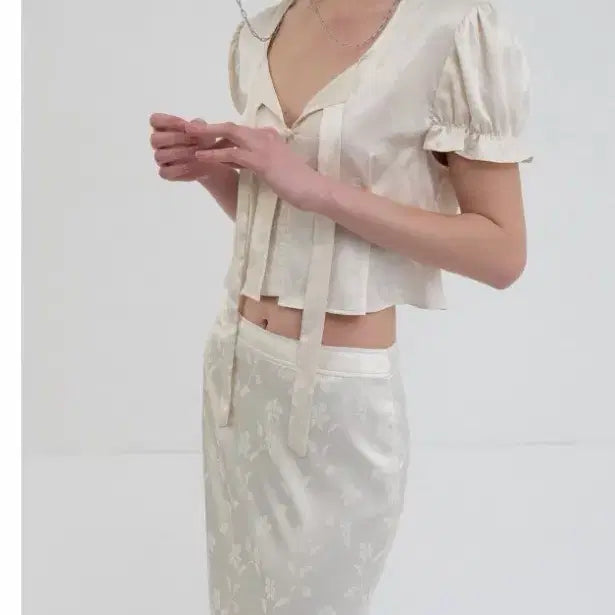[BUNJANG] Overdue Flare Jacquard Crop Blouse / 오버듀플레어 JACQUARD CROP BLOUSE