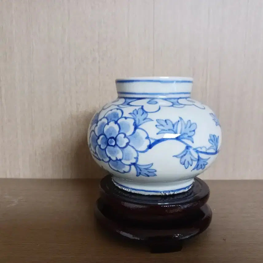 [BUNJANG] Blue and White Porcelain Peony Vase / 청화백자 목단호