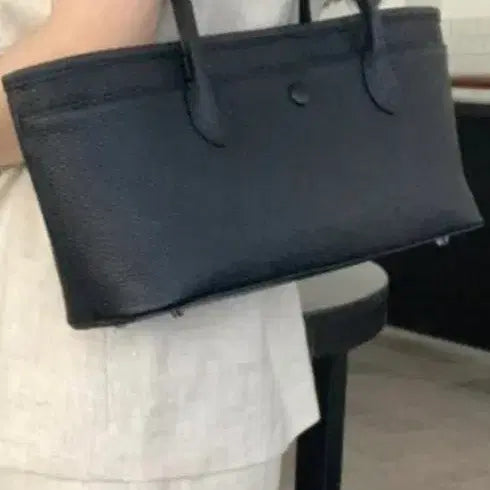 [BUNJANG] Bonggeut Dumdum Open Shoulder Bag Black / 봉긋   덤덤오픈숄더블랙~