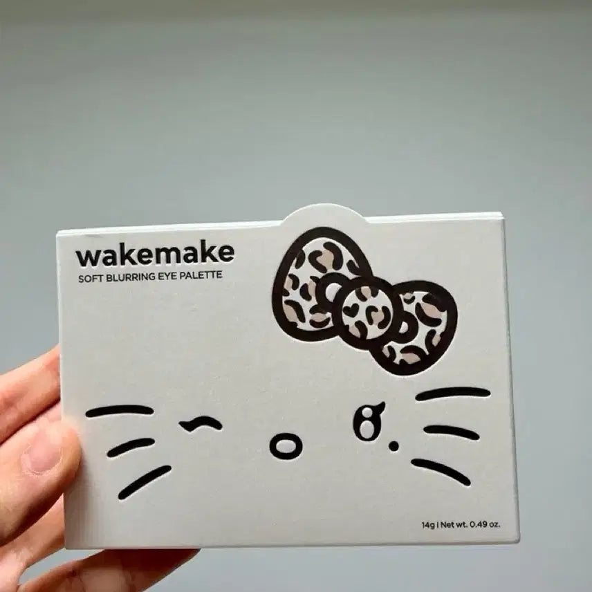 [BUNJANG] WAKEMAKE x HELLO KITTY Classy Nude Blurring Soft Blurring Eye Palette 30 (Sealed) / 미개봉 새상품 웨이크메이크 갸루키티 아이팔레트 30호