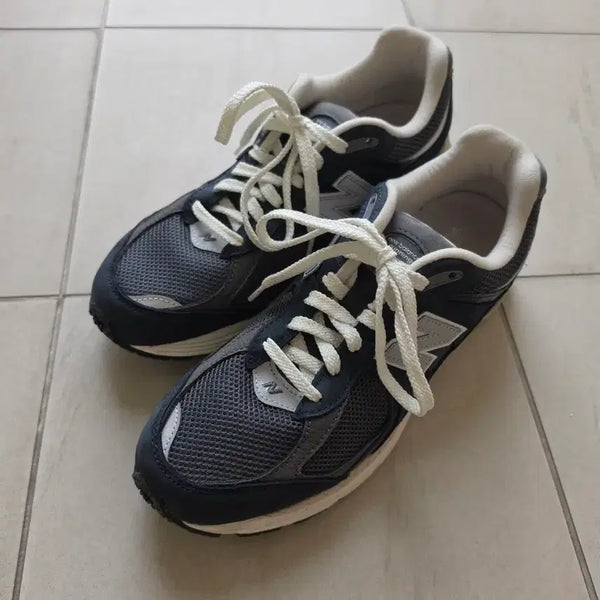 [BUNJANG] New Balance 2002 Navy 275 / 뉴발란스 2002 네이비 275